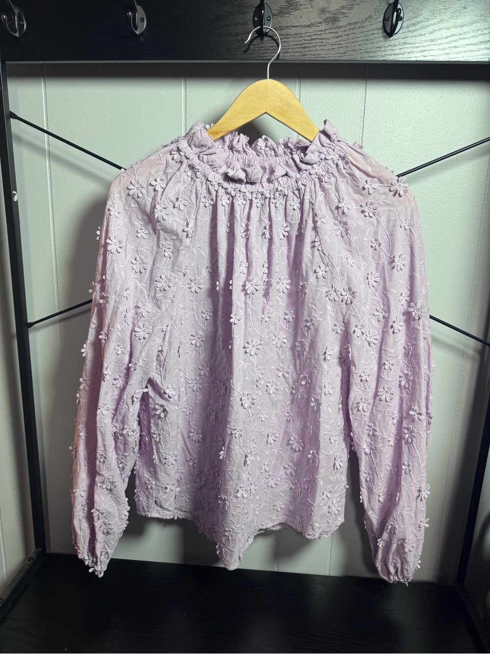 Ann Taylor Light Lavender Floral Appliquรฉ Long-Sleeve Blouse